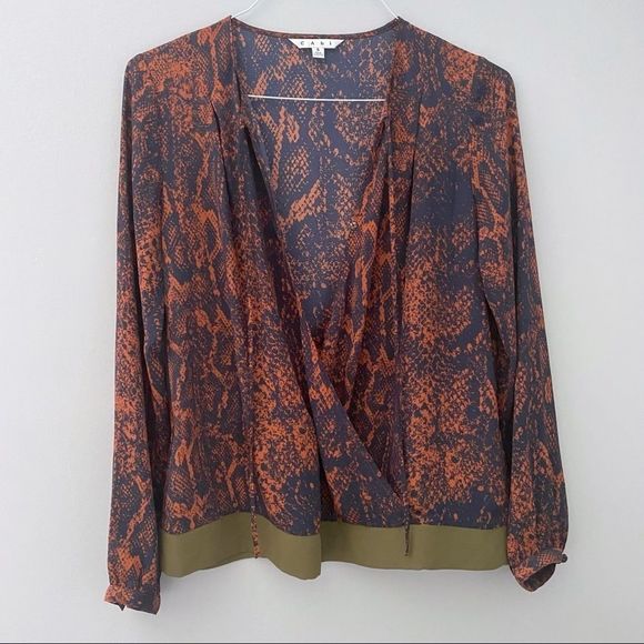 Cabi faux wrap popover top in snake print - Picture 4 of 8
